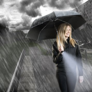 Windresistenter Regenschirm mit LED