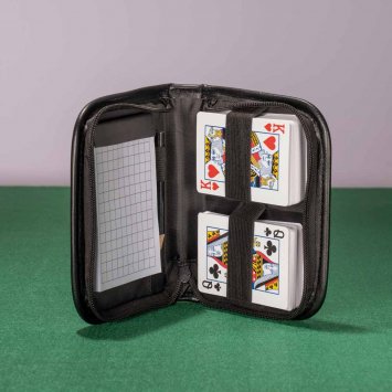 Votre cadeau : un étui avec cartes à jouer