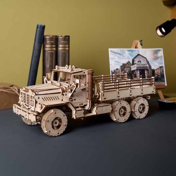 Camion en bois