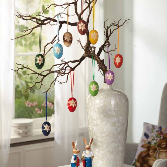 Œufs en bois sculptés à la main 