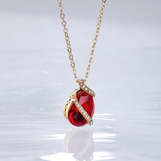 Collier avec pendentif  "Victoria" 