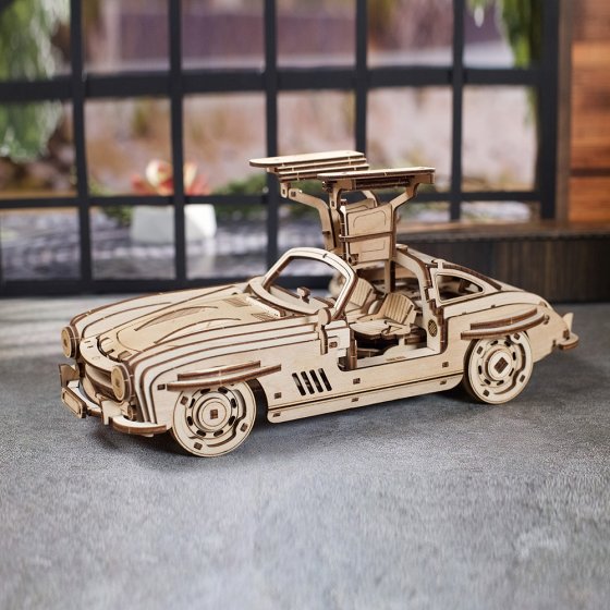 Maquette en bois portes papillon 