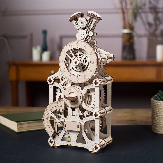 Holzmodell Motor-Uhr 