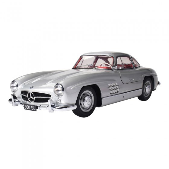 Modellbaus. Mercedes 300SL 