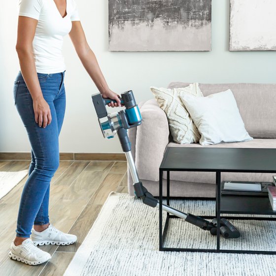 Aspirateur sans fil à articulation coudée 