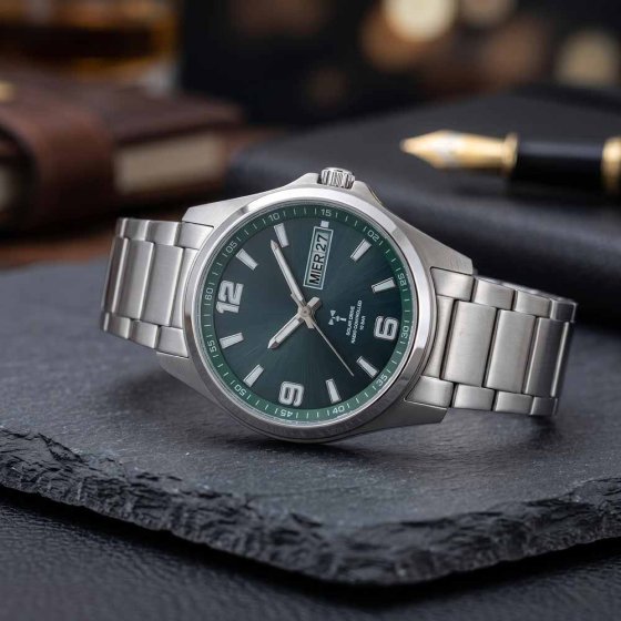 Montre-bracelet solaire à radio-pilotage « Titan » 