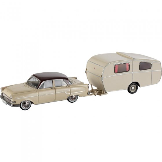Opel Kapitän mit Wohnwagen 