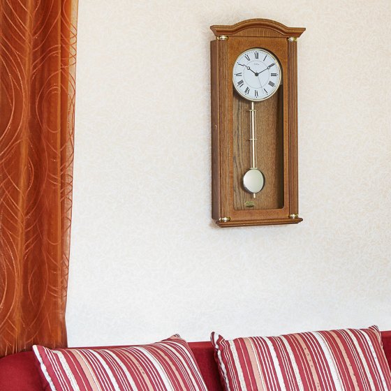 Funkwanduhr mit Pendelwerk