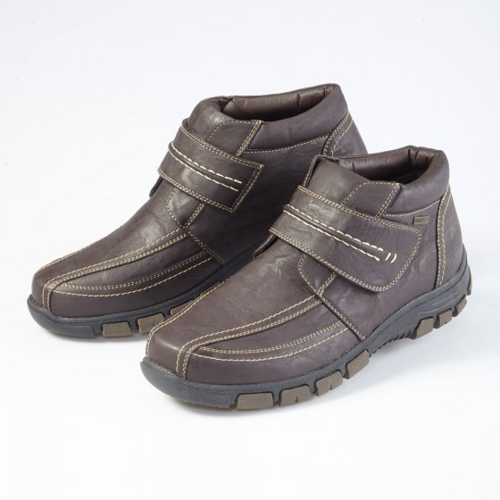 Bottines à fermeture auto-agrippante et membrane climatisante