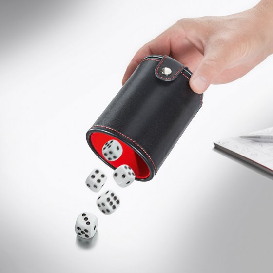 Würfelbecher mit Staufach