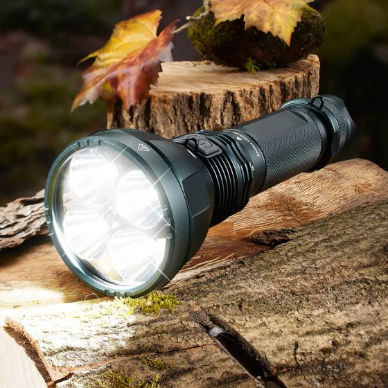 Lampe puissante de 11.600 lumens 