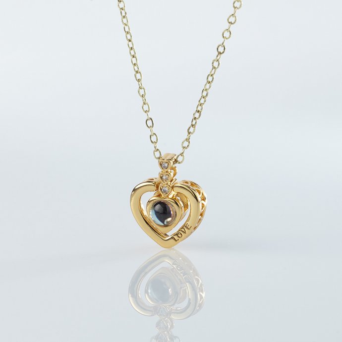 Collier avec message caché