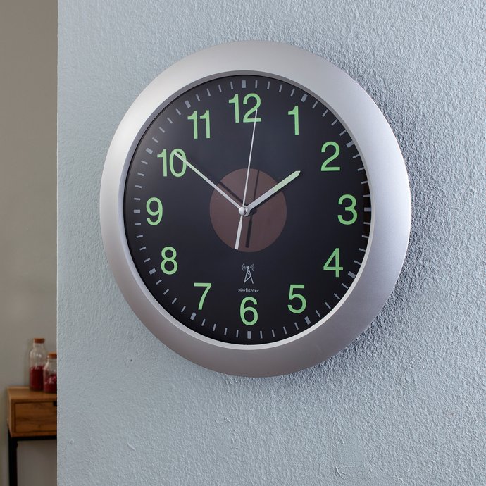 Solar-Funkwanduhr „Hybrid“