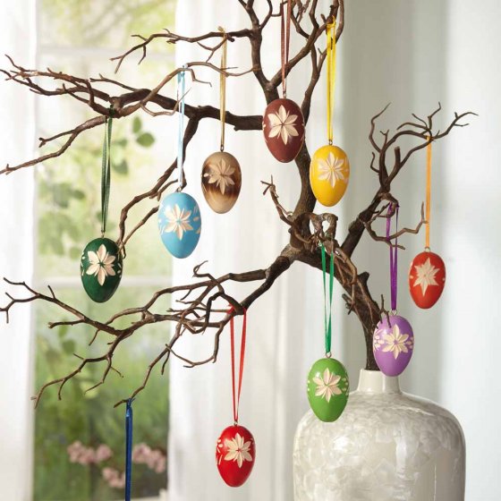 Œufs en bois sculptés à la main 