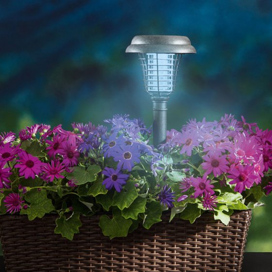 Lanterne anti-moustiques solaire 