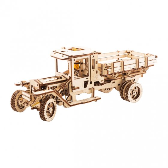Maquette de camion en bois 