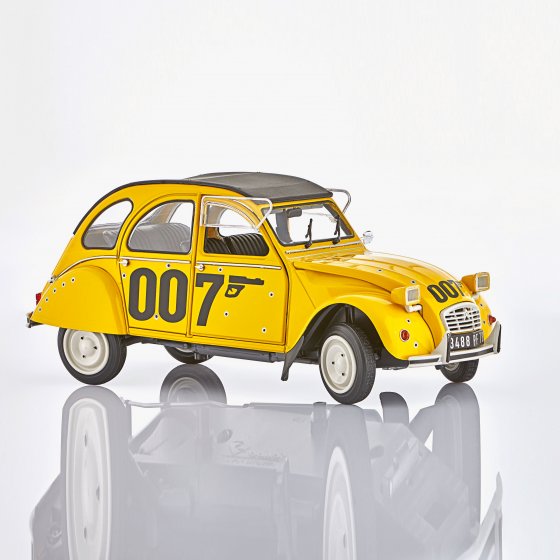 Citroën 2CV6  "James Bond 007" 