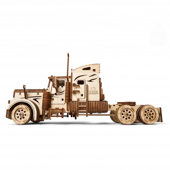 Modèle réduit en bois  "truck" 