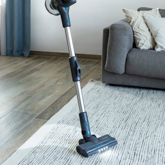 Aspirateur sans fil à articulation coudée 