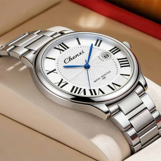 Montre pour homme avec des aiguilles bleues 