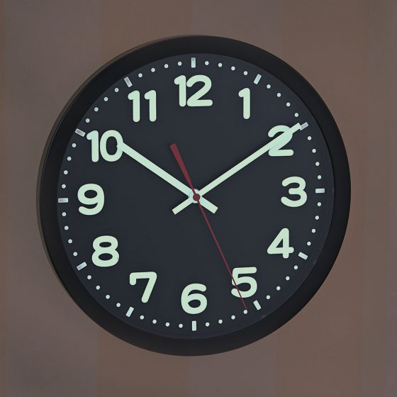 Horloge radiopilotée luminescente 