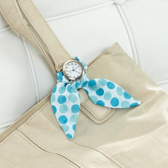 Montre avec quatre bandes textiles 