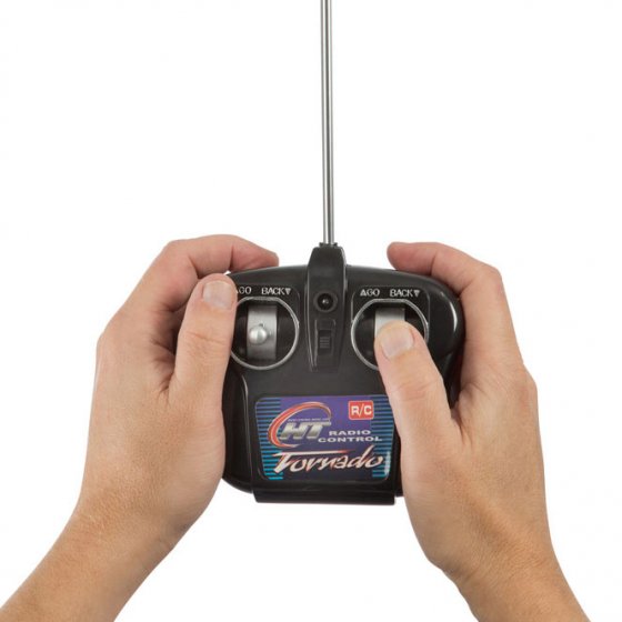 Porte-avions radio-piloté 