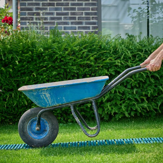 Aufrollbarer Gartenweg