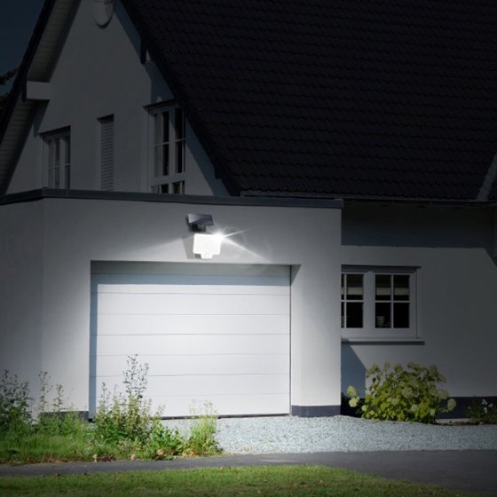 Lampe de sécurité solaire avec télécommande 