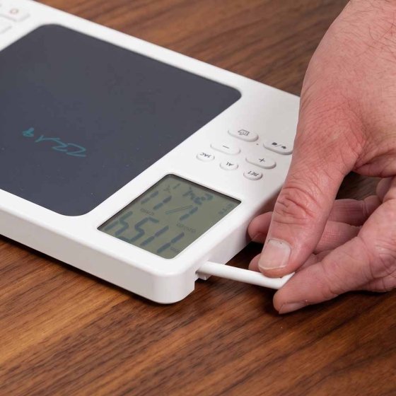 Tablette d'écriture électronique avec calculatrice et horloge 