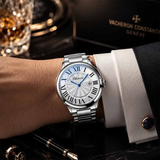 Montre pour homme avec des aiguilles bleues 