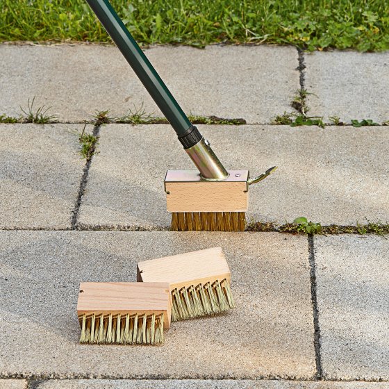 Balai gratte-joints avec 3 brosses métalliques 