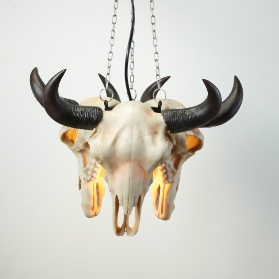 Lampe suspendue  "crânes de Longhorn" 