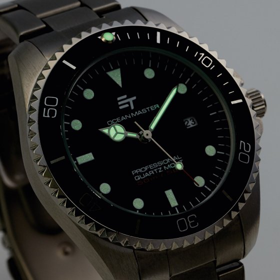 IHR GESCHENK: HERRENUHR „OCEAN MASTER“ 