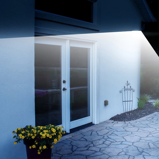 Lampe de sécurité solaire avec télécommande 