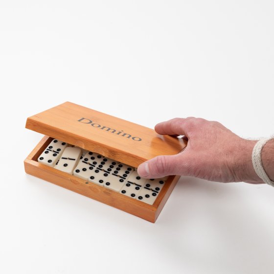 Holzbox mit großem Domino 