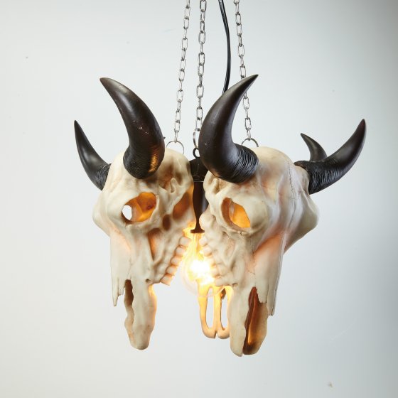 Lampe suspendue  "crânes de Longhorn" 