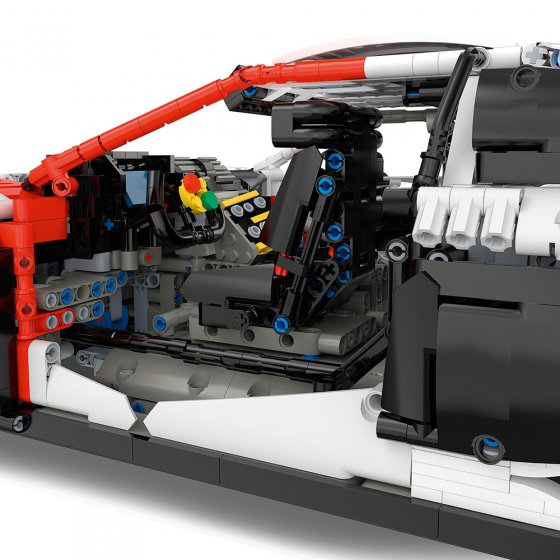 Großer Bausatz Funkgesteuerter Audi R8 