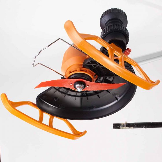 Coupe-gazon sans fil avec patins de guidage Coupe-gazon sans fil avec patins de guidage