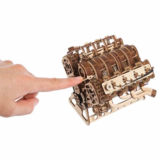 Maquette en bois moteur V8 