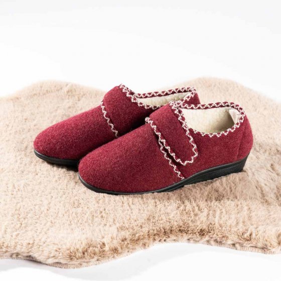 Chaussons en laine à patte auto-agrippante 