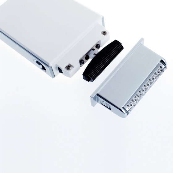 Akku-Rasierer mit USB-Ladegerät 