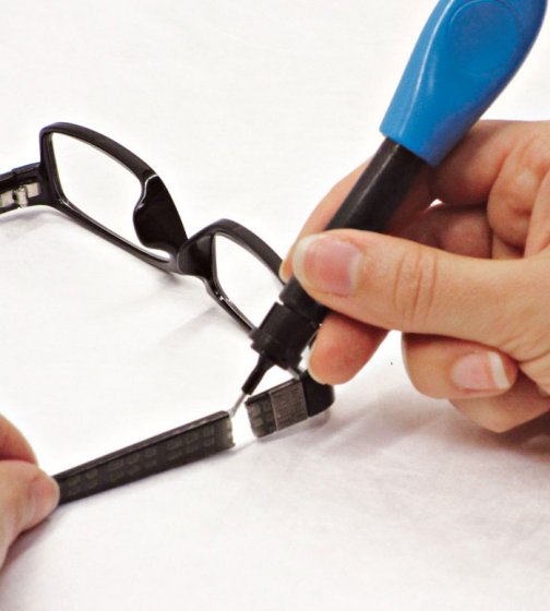 Reparaturstift mit UV-Licht