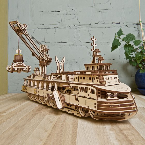 Holzmodell Forschungsschiff 