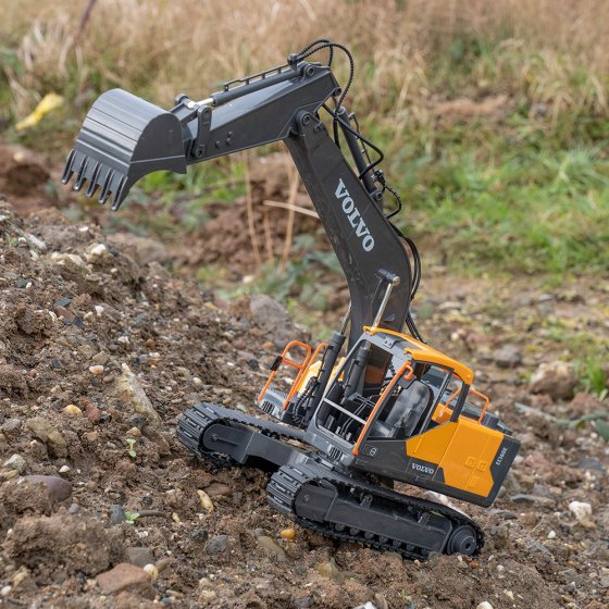 Pelleteuse Volvo EC160E téléguidée 