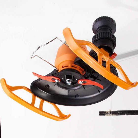 Coupe-gazon sans fil avec patins de guidage Coupe-gazon sans fil avec patins de guidage