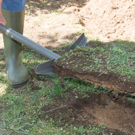 Bêche avec scie à racines 