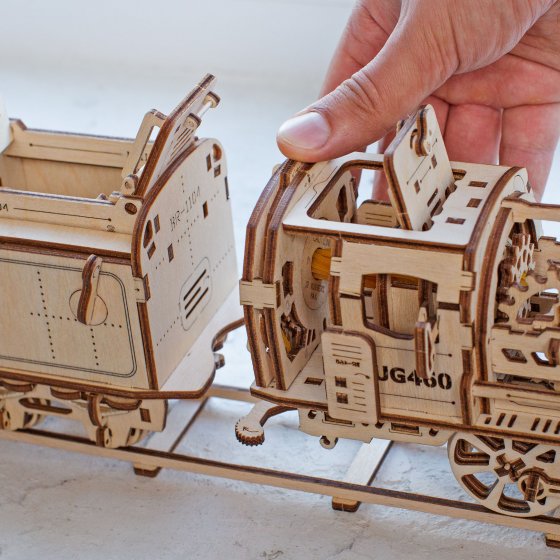 Maquette locomotive à vapeur en bois 