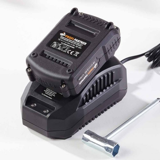 Coupe-gazon sans fil avec patins de guidage Coupe-gazon sans fil avec patins de guidage