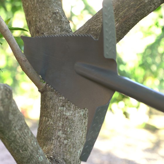 Bêche avec scie à racines 